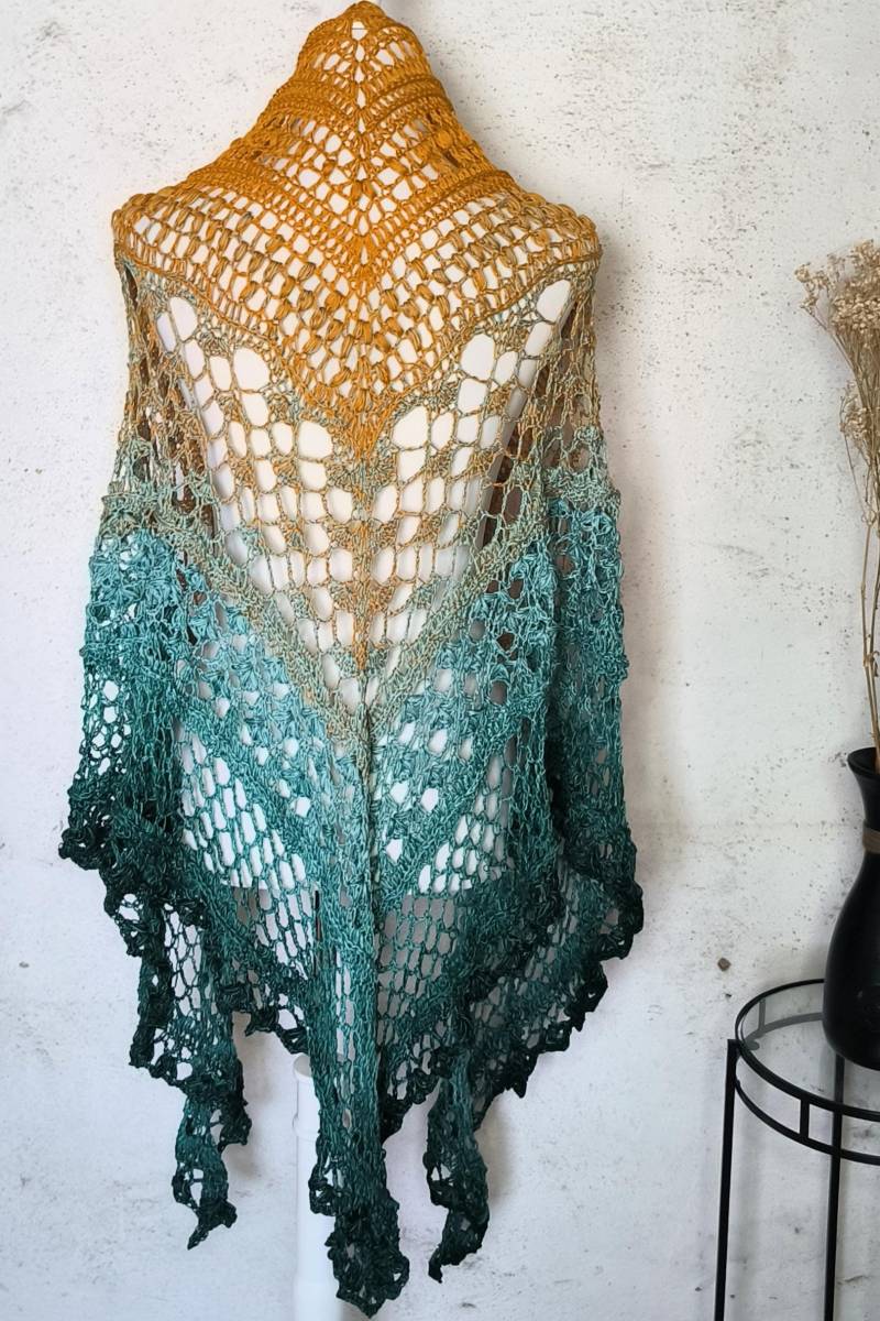 Dreieckstuch "Waldlicht", Gehäkelt, Baumwollmischung, Tuch, Schal, Handmade, Fashion Dreieckstuch "Waldlicht", Gehäkelt, Baumwollmischung, Tuch, Schal, Handmade, Fashion von Salztopf