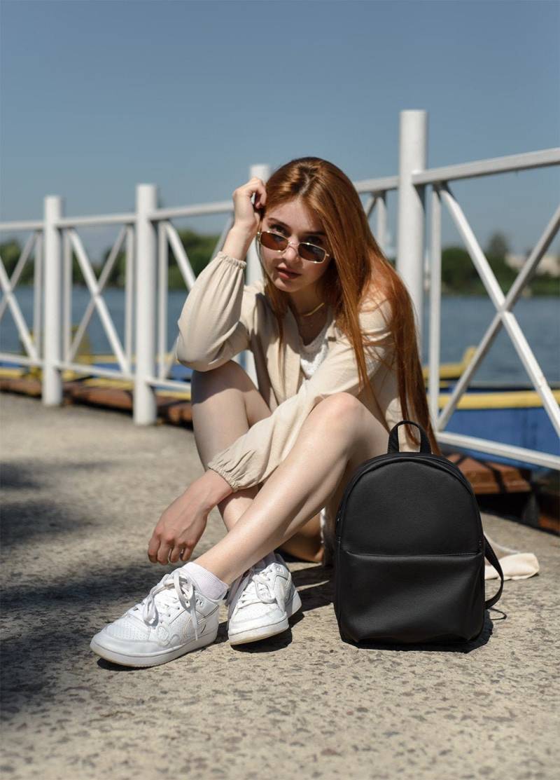 Damen Schwarz Rucksack, Kleiner Handgefertigter Stadt Stilvolle Schultertasche, Wasserdichter Reise-Rucksack, Mädchen, Kleinkind Rucksack Geschenk von SamBagCrafts