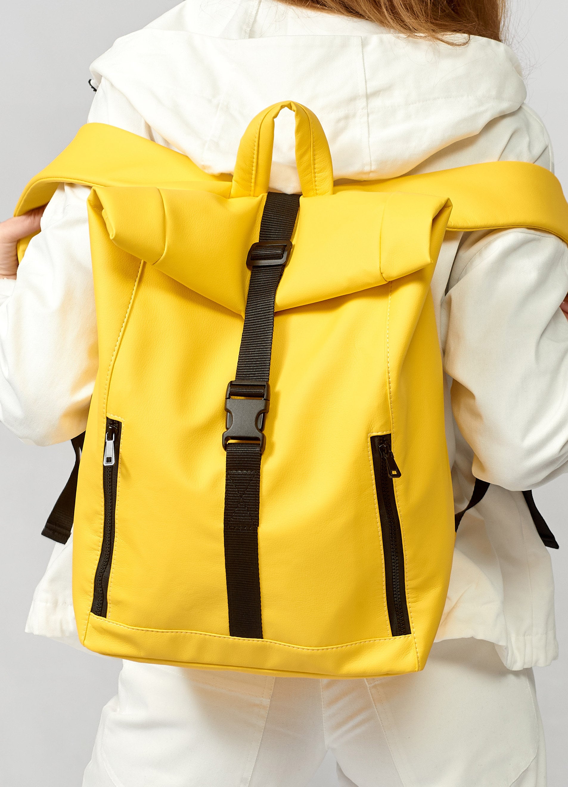 Öko-Leder Wasserdichter Rucksack Für Männer - Große Reise- Und Wandertasche, Stadtrucksack in Gelb Weihnachtsgeschenk Freund Öko-Leder Wasserdichter Rucksack Für Männer - Große Reise- Und Wandertasche, Stadtrucksack in Gelb Weihnachtsgeschenk Freund von SamBagCrafts
