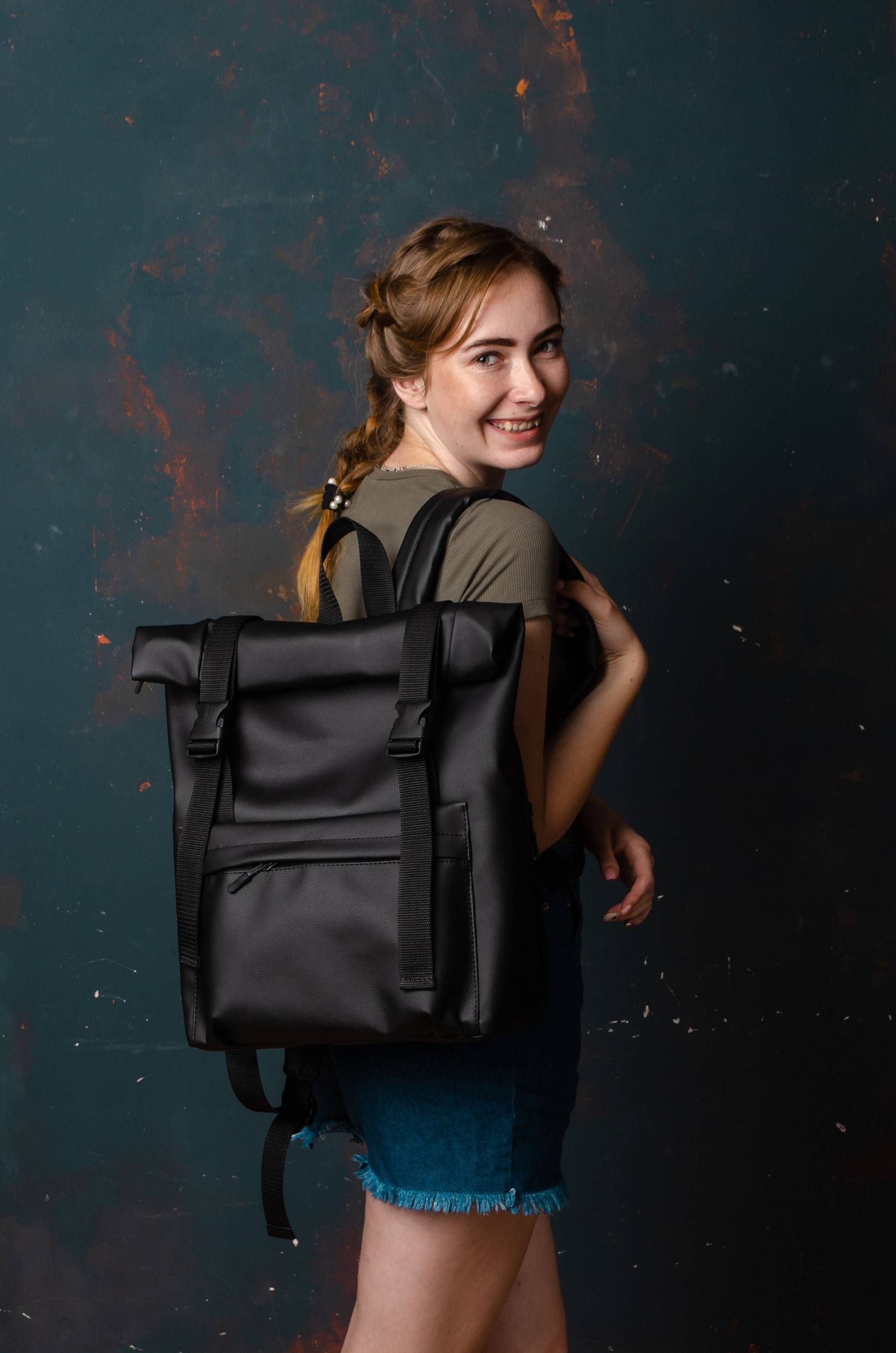 Roll Top Rucksack, Frau Top, Rucksack Für Reisen, Schwarzer Rolltop, Laptop Macbook von SamBagCrafts