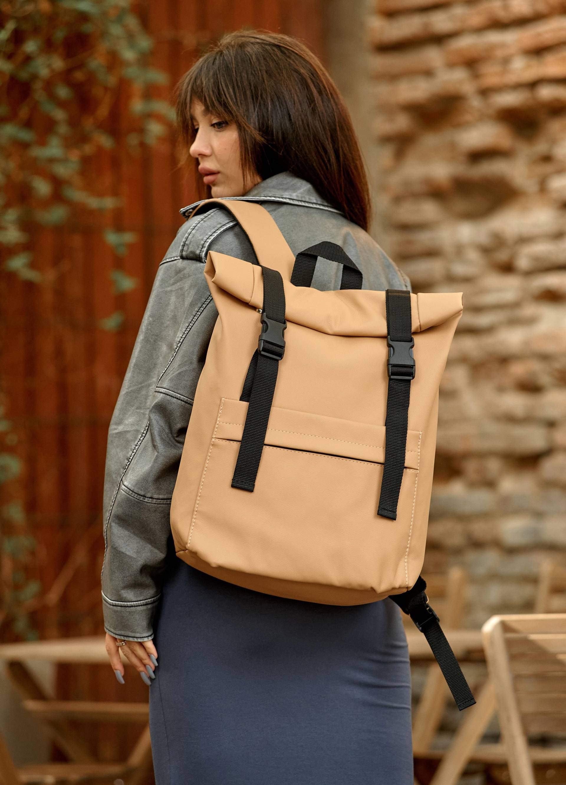 Roll Top Rucksack, Frauen Top, Eco Leder Rolltop Vegan Rucksack Für Laptop von SamBagCrafts