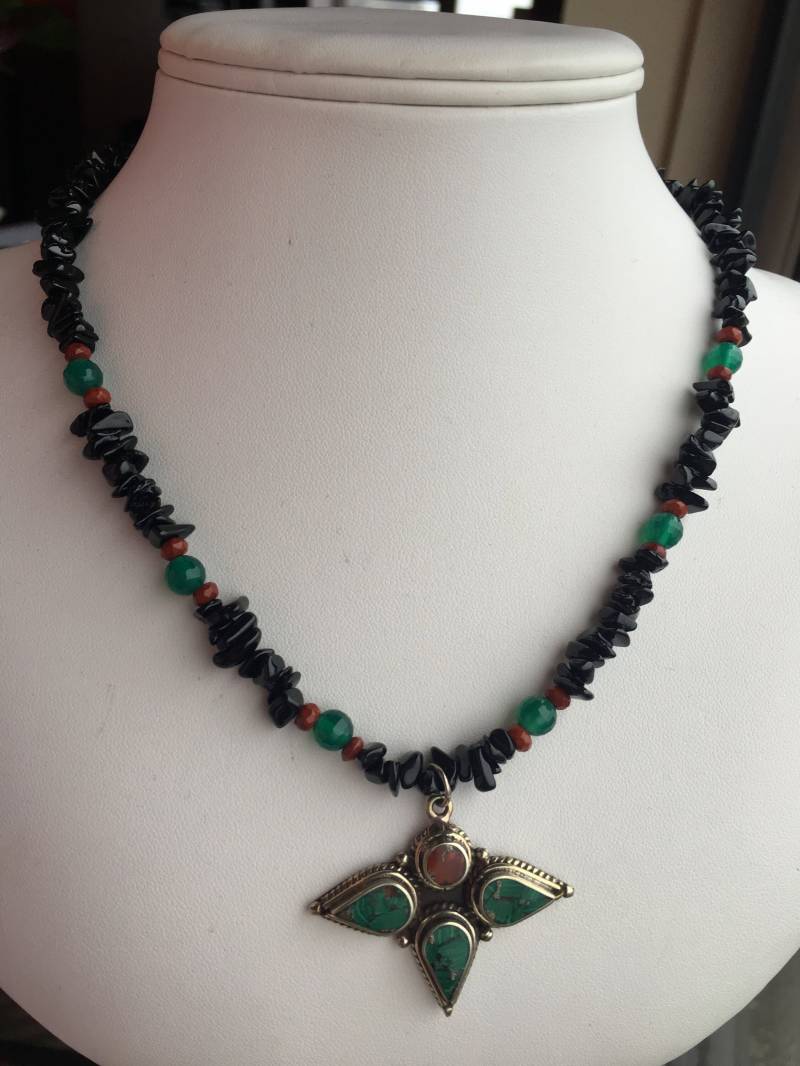 Halskette-Malachit Und Achat Einlage, Anhänger, Schwarzer Turmalin, Jaspis Apatit Halskette-Malachit Und Achat Einlage, Anhänger, Schwarzer Turmalin, Jaspis Apatit von SamanthaCharlotteSuz