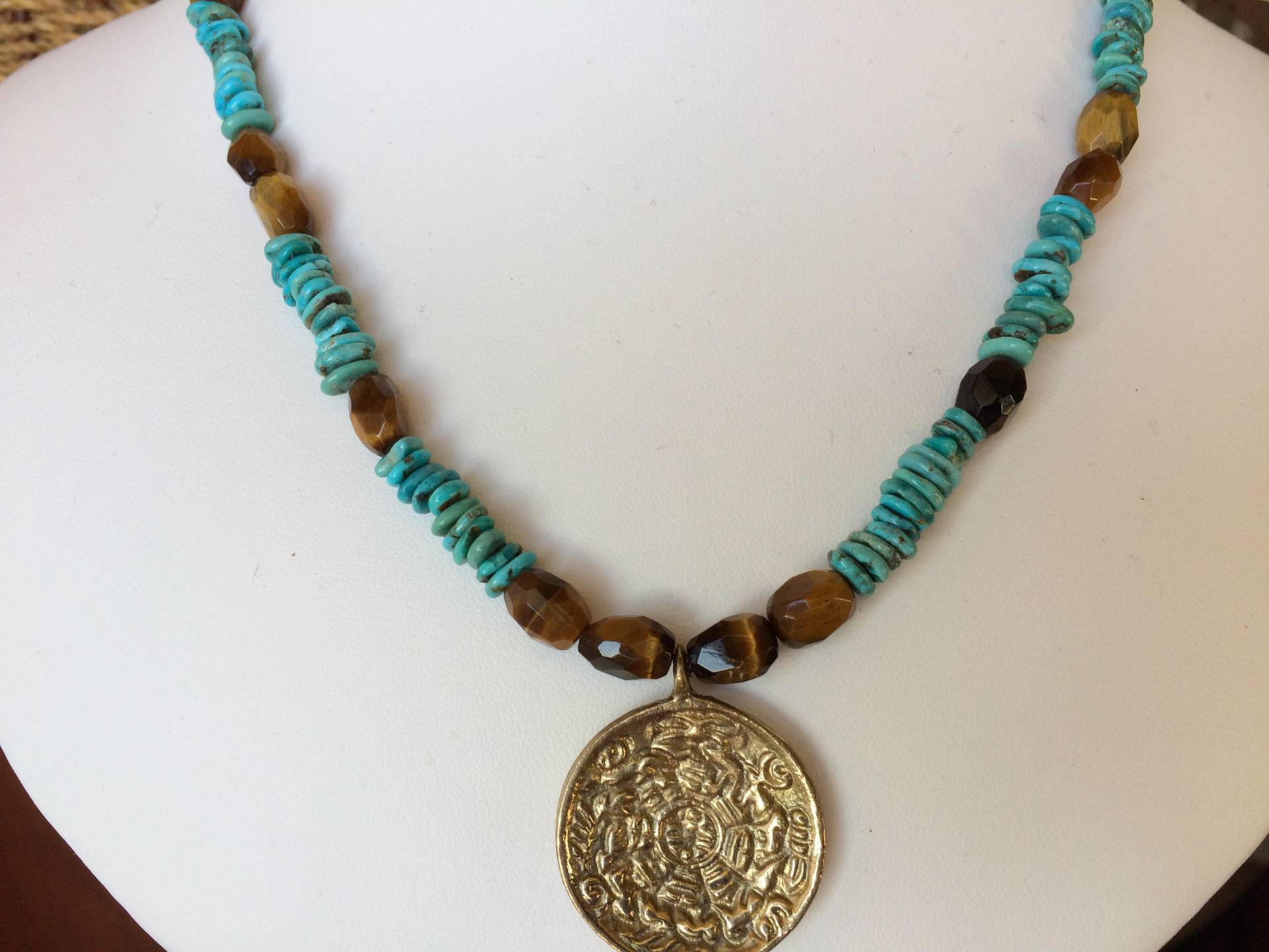 Halskette Messing Anhänger, Türkis Und Tigerauge Halskette Messing Anhänger, Türkis Und Tigerauge von SamanthaCharlotteSuz