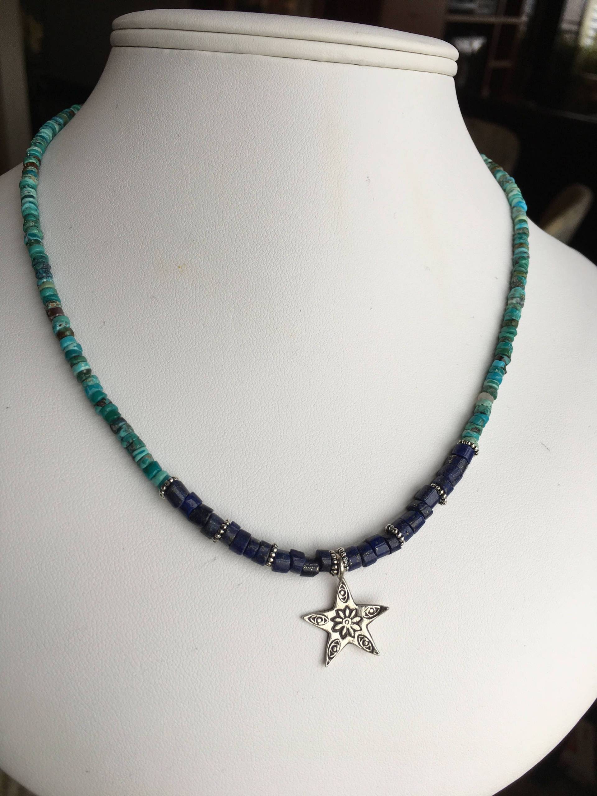 Halskette Southwestern Sterling Stern Anhänger, Heishi Lapis Lazuli Und Türkis Halskette Southwestern Sterling Stern Anhänger, Heishi Lapis Lazuli Und Türkis von SamanthaCharlotteSuz