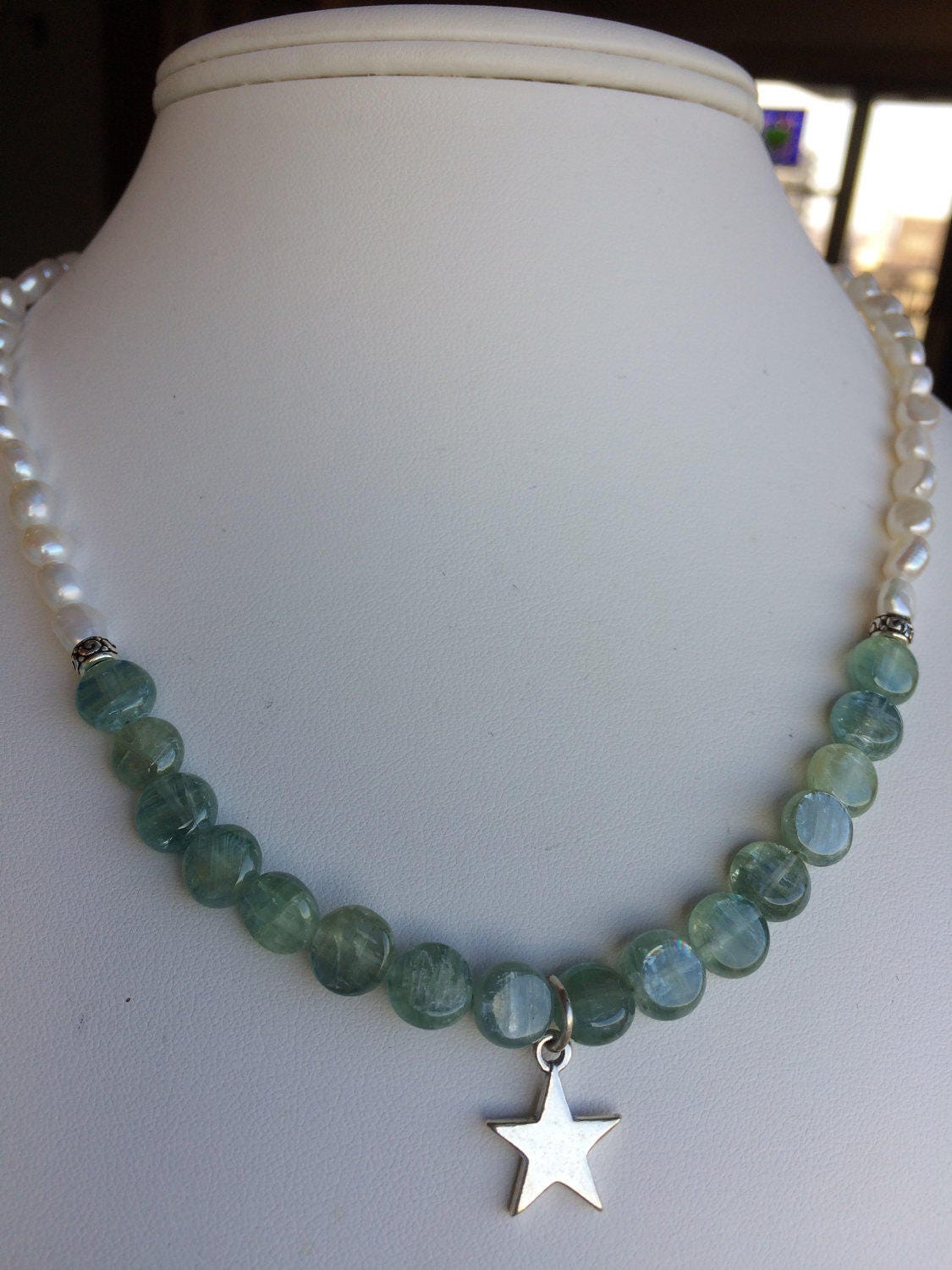 Halskette Sterling Stern, Grüne Kyanit Und Süßwasserperlen Halskette Sterling Stern, Grüne Kyanit Und Süßwasserperlen von SamanthaCharlotteSuz