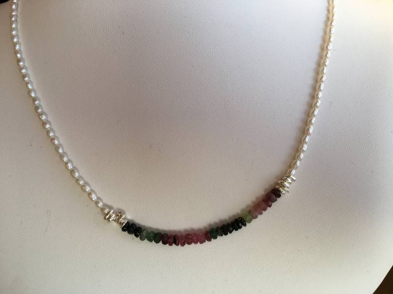 Halskette Wassermelone Turmalin Runden, Silber Scheiben, Süßwasserperlen Halskette Wassermelone Turmalin Runden, Silber Scheiben, Süßwasserperlen von SamanthaCharlotteSuz