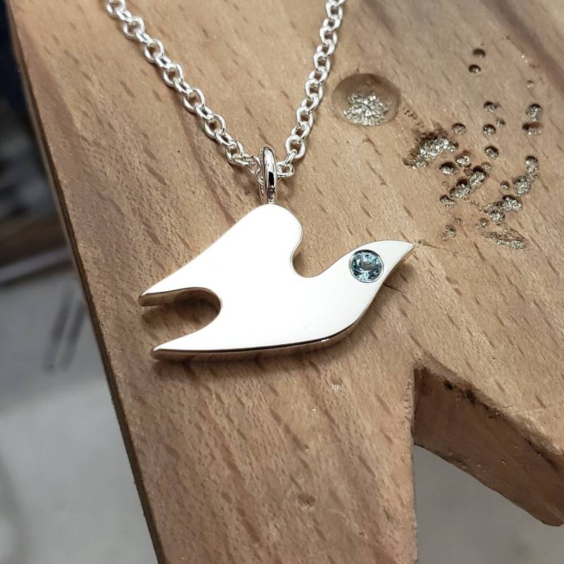 Blaue Topas Taube Halskette Anhänger in Sterling Silber - Halskette, Anhänger von SamaritanJewelers
