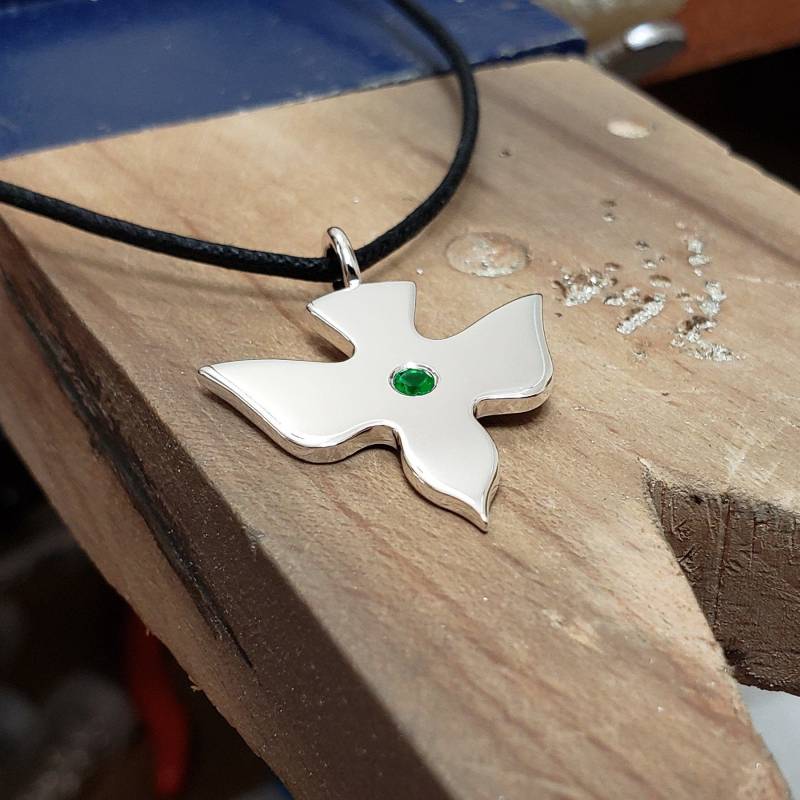 Smaragd Fliegende Taube Halskette Anhänger in Sterling Silber - Anhänger von SamaritanJewelers
