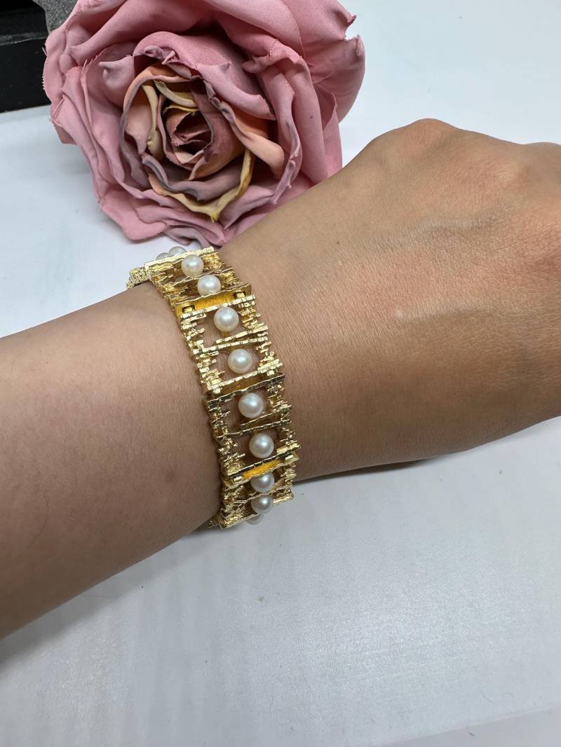 Armband Vergoldet Edelstahl Perlen Zuchtperlen Vintage 1970Er Retro Edel Gold Weiß Wie Neu Gliederarmband Germany von SamatimeVintage