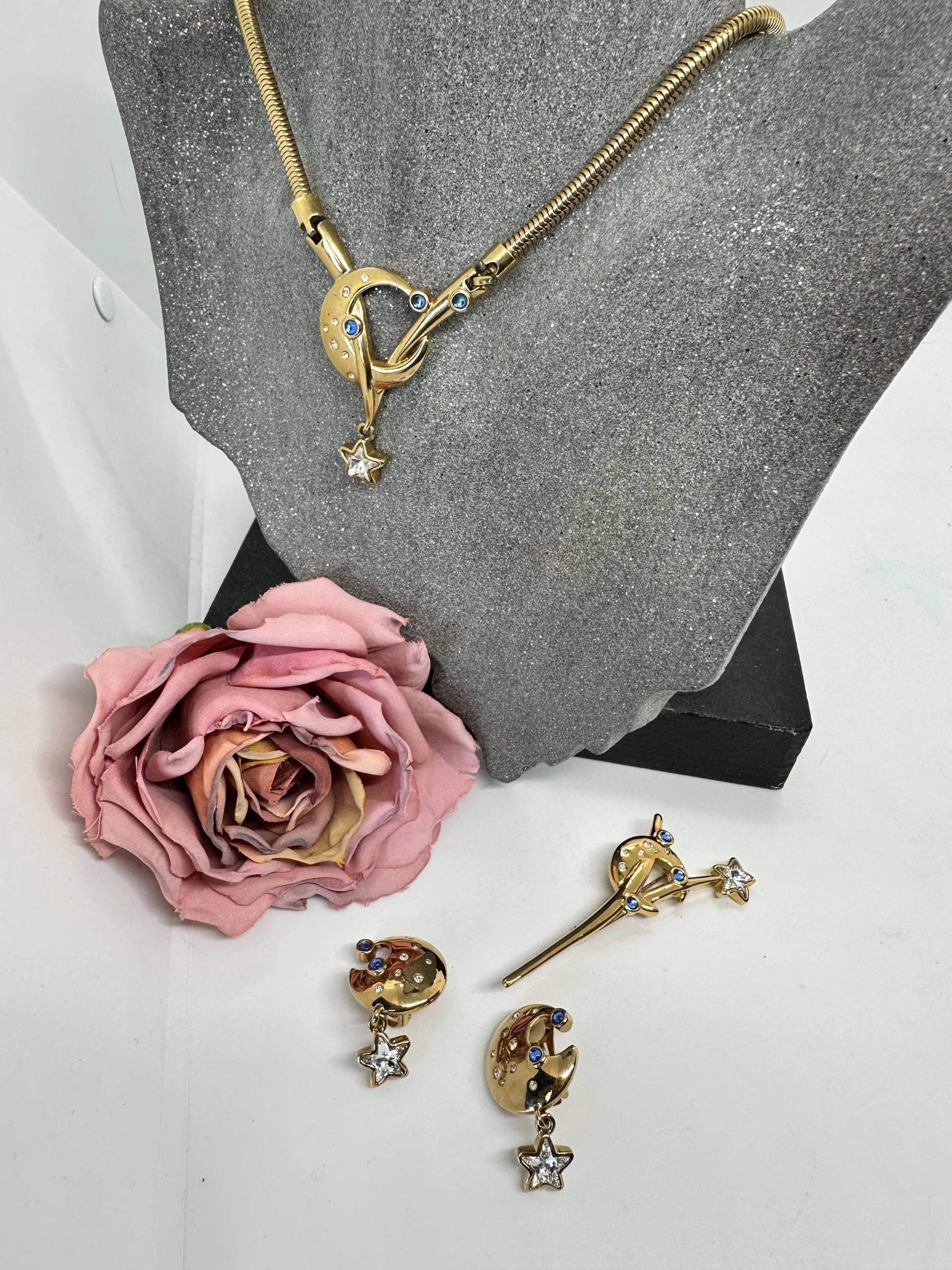 Lr Lady Ramington Schmuckset Vintage Edelstahl Vergoldet Kette Ohrclips Brosche Zirkonia Goldfarben Mond Stern von SamatimeVintage