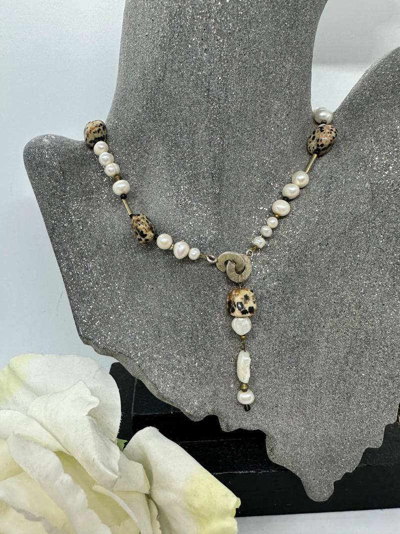 Perlenhalskette Echte Perlen Collier Vintage Echtsilber 925 Design Unikat Weiß Grau Braun Dalmatinerjaspis Handmade Ca. 45cm Germany 2000Er von SamatimeVintage