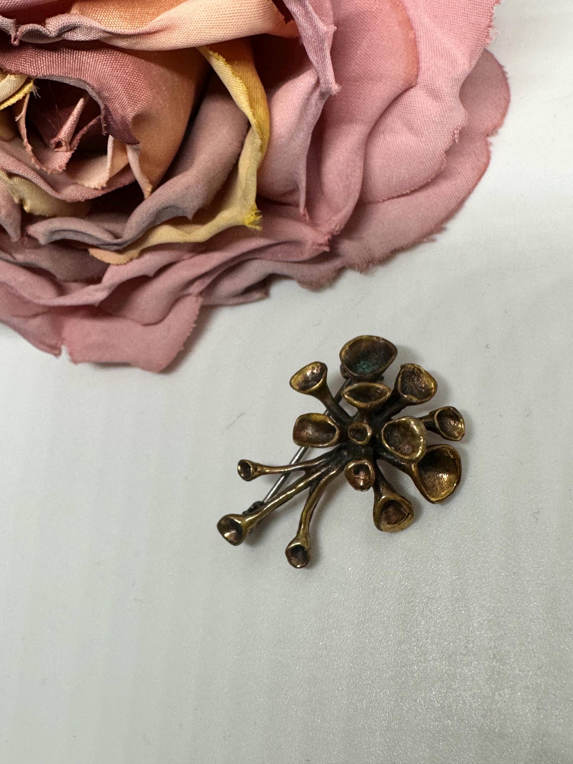 Renmoos Hannu Ikonen Brosche Klein Blume Braun Designer Messing Finnland Bronze Vintage 1970Er Retro Wie Neu Moosblüte von SamatimeVintage