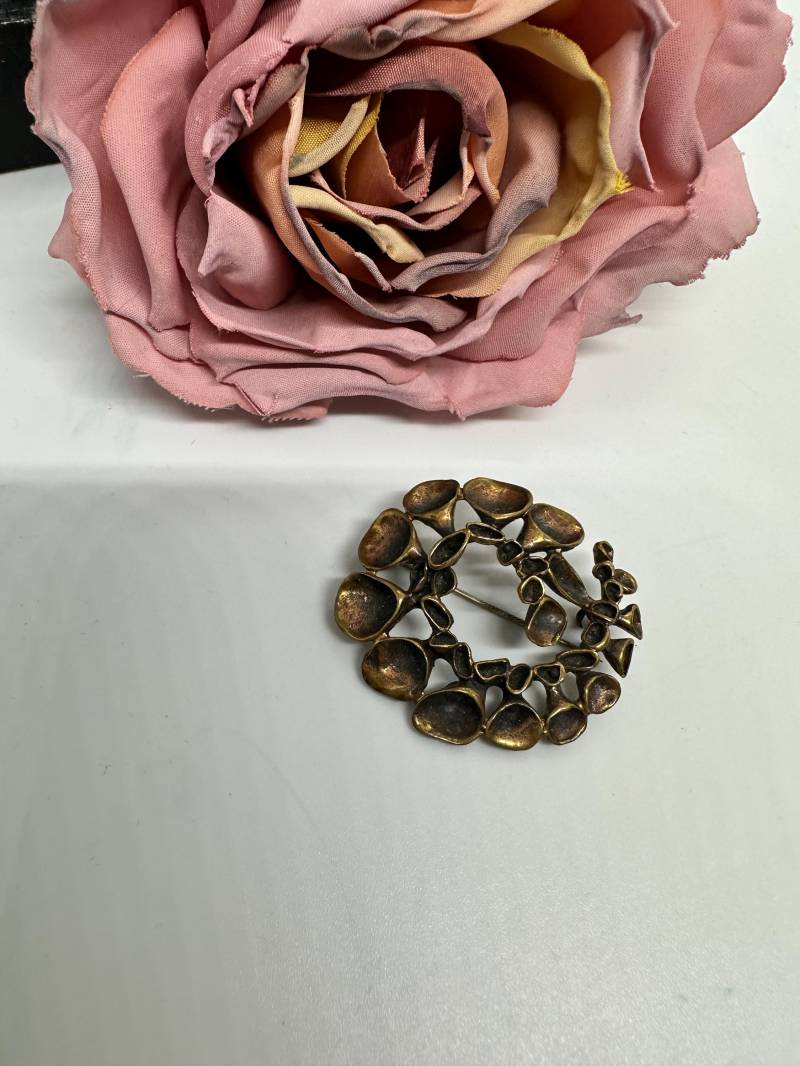 Renmoos Hannu Ikonen Brosche Rund Blume Braun Designer Messing Finnland Bronze Vintage 1970Er Retro Wie Neu Moosblüte Renmoos Hannu Ikonen Brosche Rund Blume Braun Designer Messing Finnland Bronze Vintage 1970Er Retro Wie Neu Moosblüte von SamatimeVintage