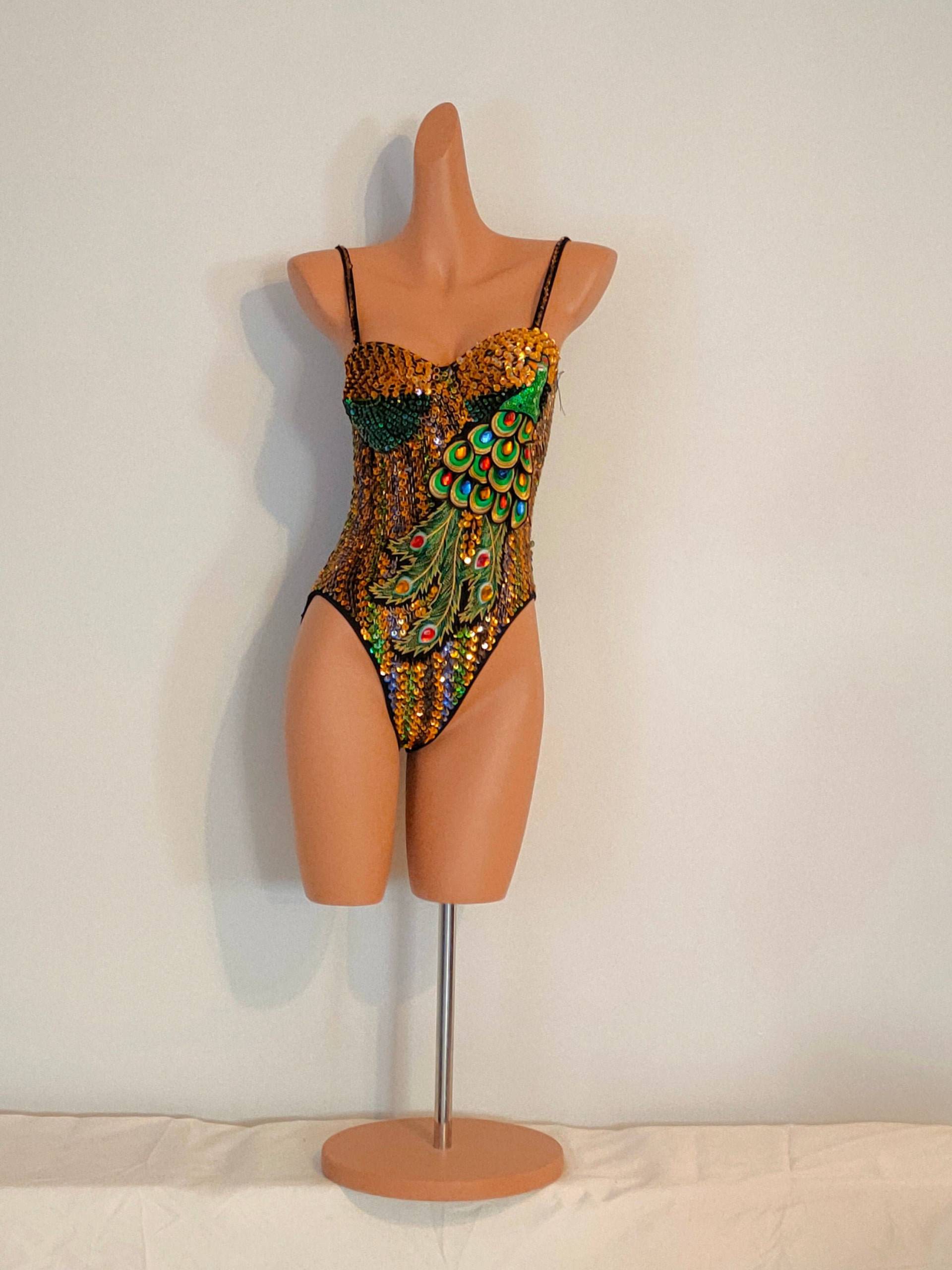 Goldenes Peacock-Kleid Mit Pailletten Und Perlen - Samba-Kostüme, Karneval, Show, Mädchen, Las Vegas, Notting Hill, Pride, Gay-Parade, Festival von SambaFactory