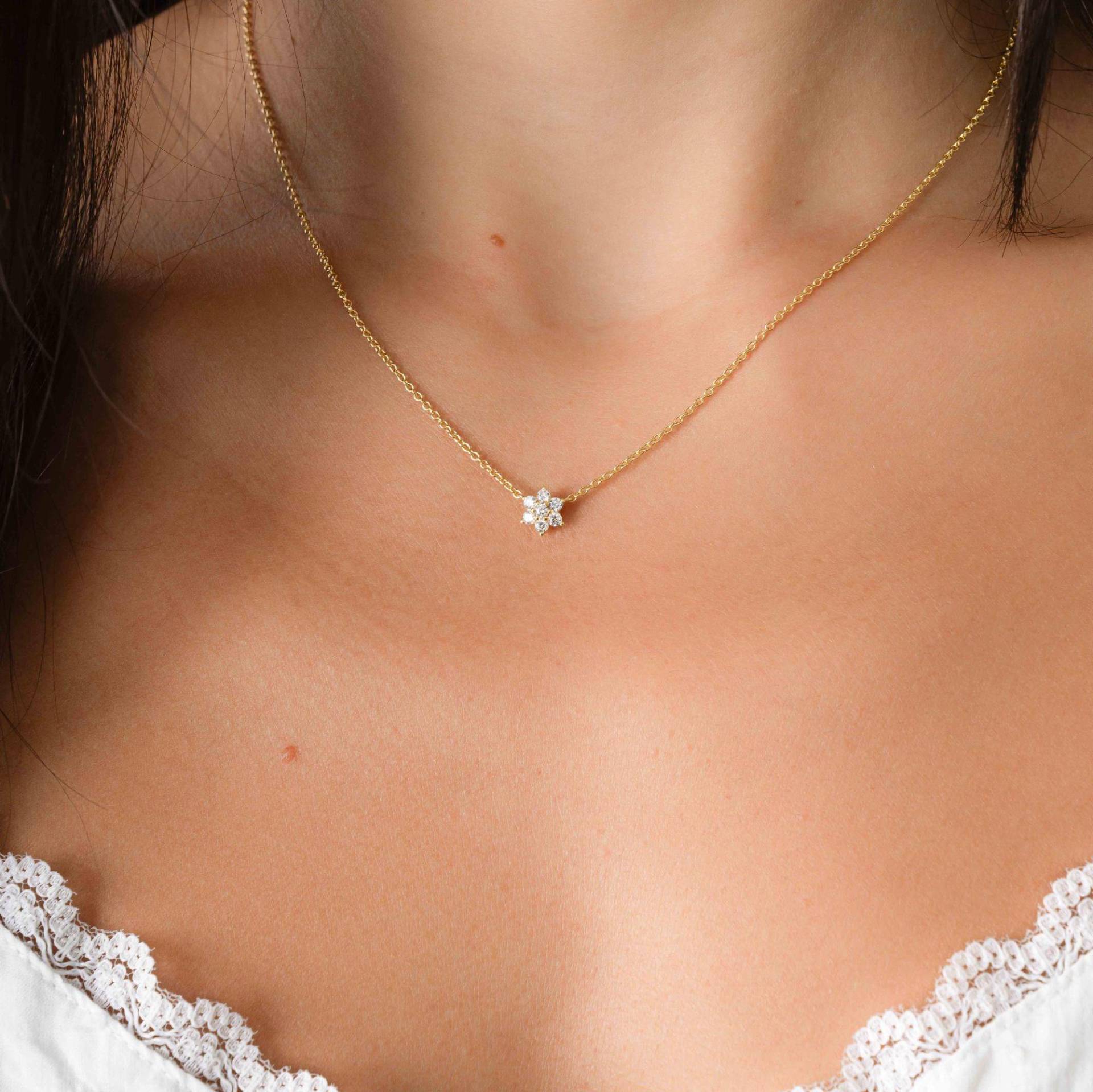 Blume Halskette, Schmuck, Geschenk Für Sie, Brautschmuck, Brautjungfer Geschenk, Braut Minimalist Zierliche Halskette von SamiJEWELS