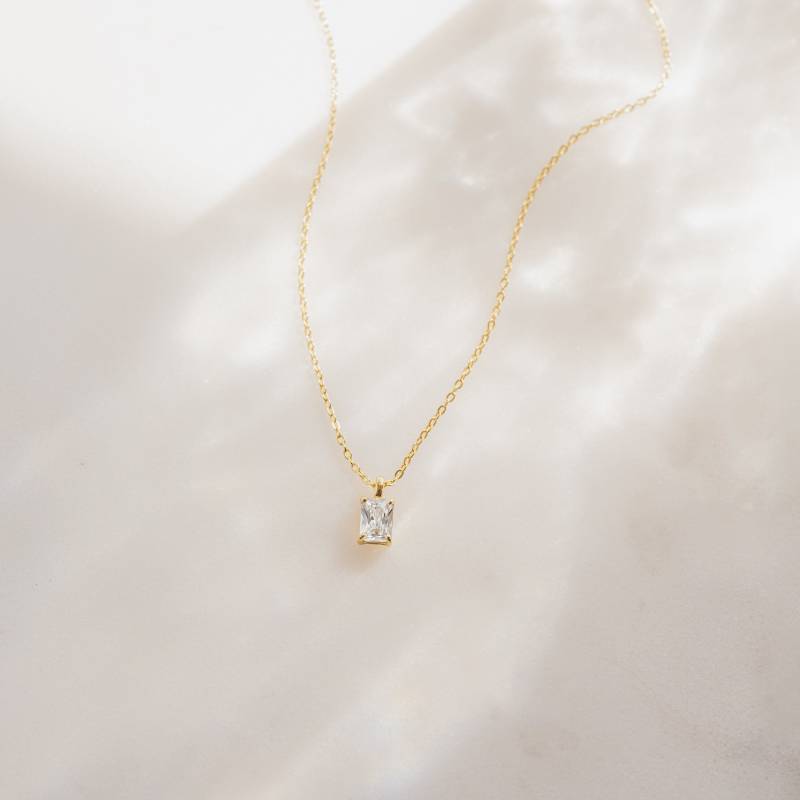 Diamant Anhänger Halskette, Minimalist Baguette Anhänger, Zierliche Gold Geschenk Für Sie, Layering Halskette von SamiJEWELS