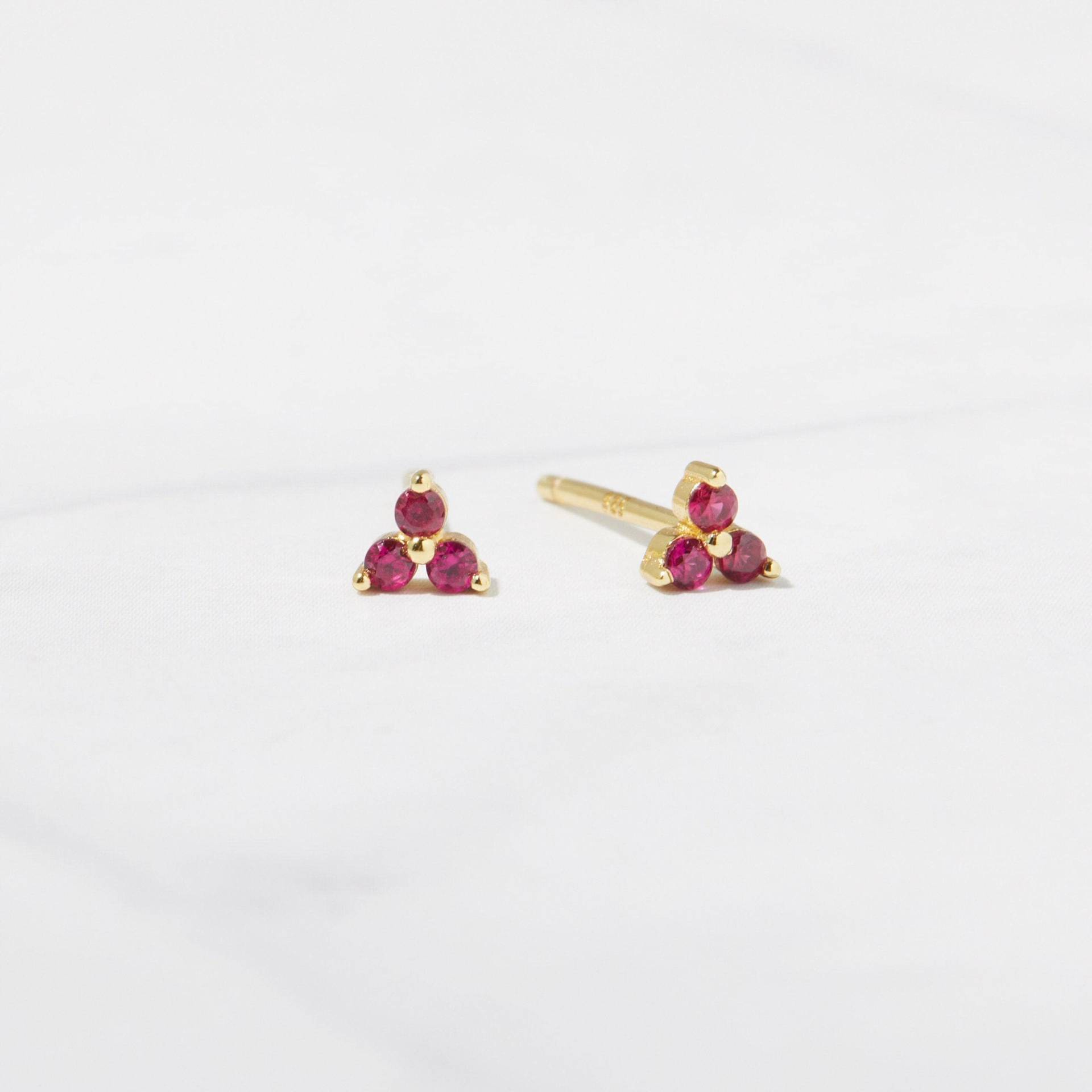 Kleine Rubin Ohrstecker, Ohrstecker von SamiJEWELS