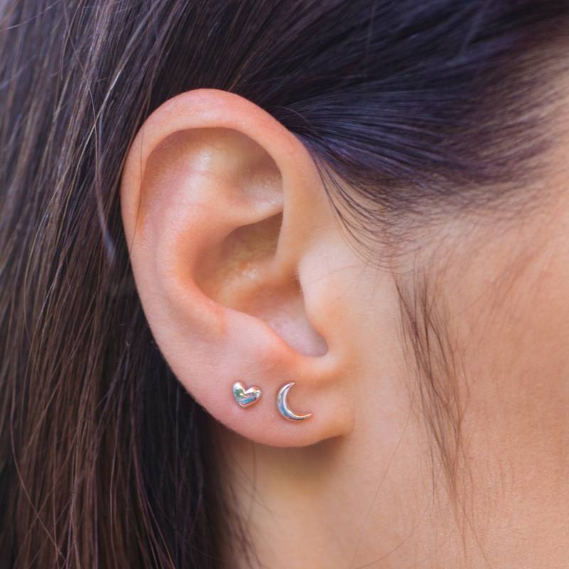 Mond Ohrstecker, Ohrringe, Halbmond Ohrringe Gold, Kleine Zierliche Minimalist Ohrring von SamiJEWELS
