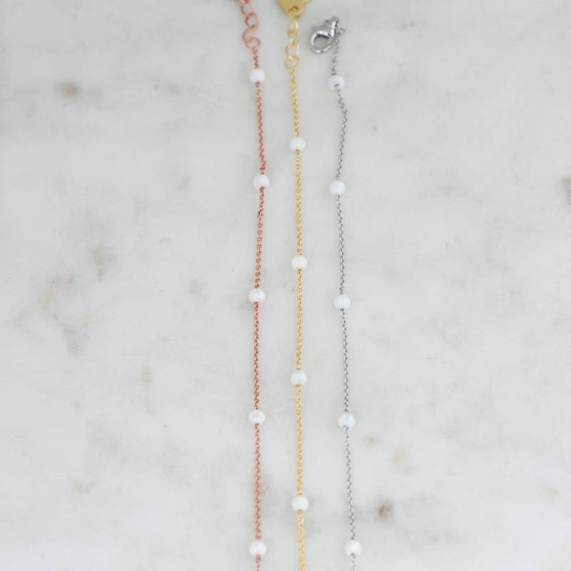 Opal Armband, Weißes Oktober Geburtsstein, Zierliches Schmuck, Kleines Brautarmband, Geschenk Für Sie von SamiJEWELS