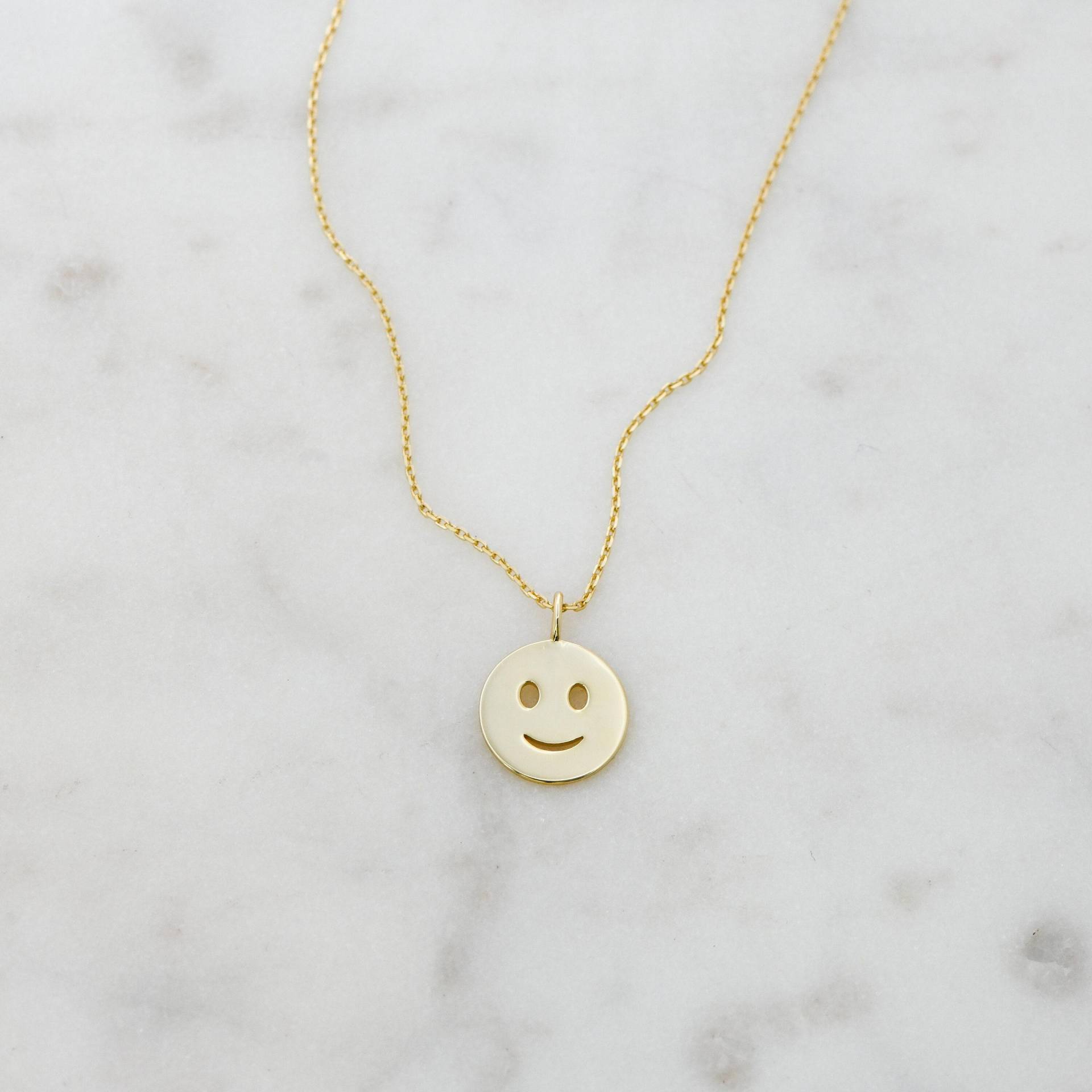 Smiley Gesicht Halskette, Glückliches Schmuck, Emoji Halskette von SamiJEWELS