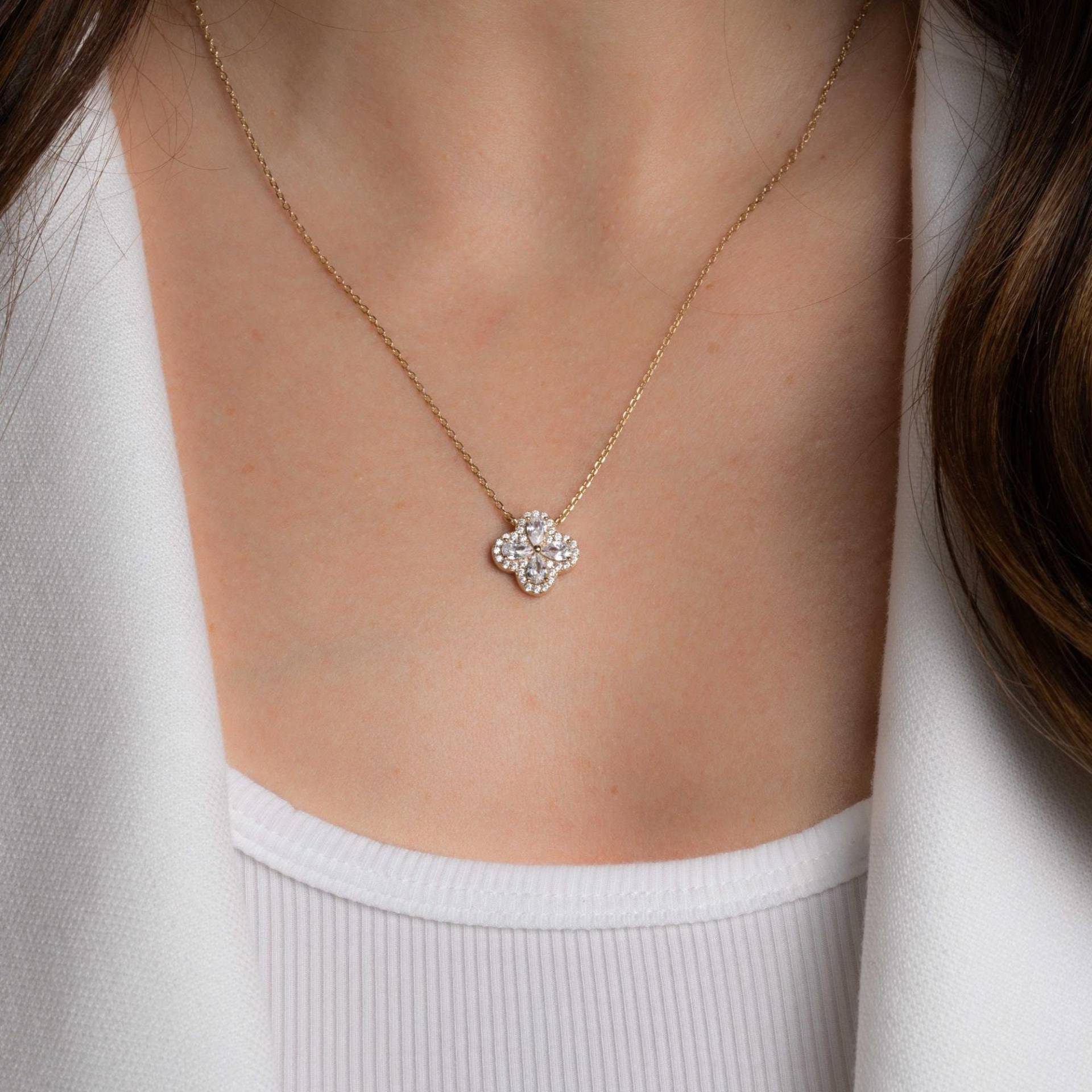 Vier Kleeblatt Halskette, Klee Schmuck, Anhänger, Zierliche Charm Geschenk Für Sie von SamiJEWELS