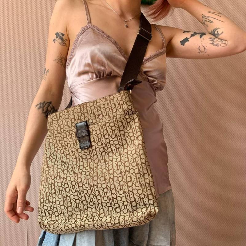 Seltene Calvin Klein Ck Monogram Schulter - Und Umhängetasche Seltene Calvin Klein Ck Monogram Schulter - Und Umhängetasche von Samistshop