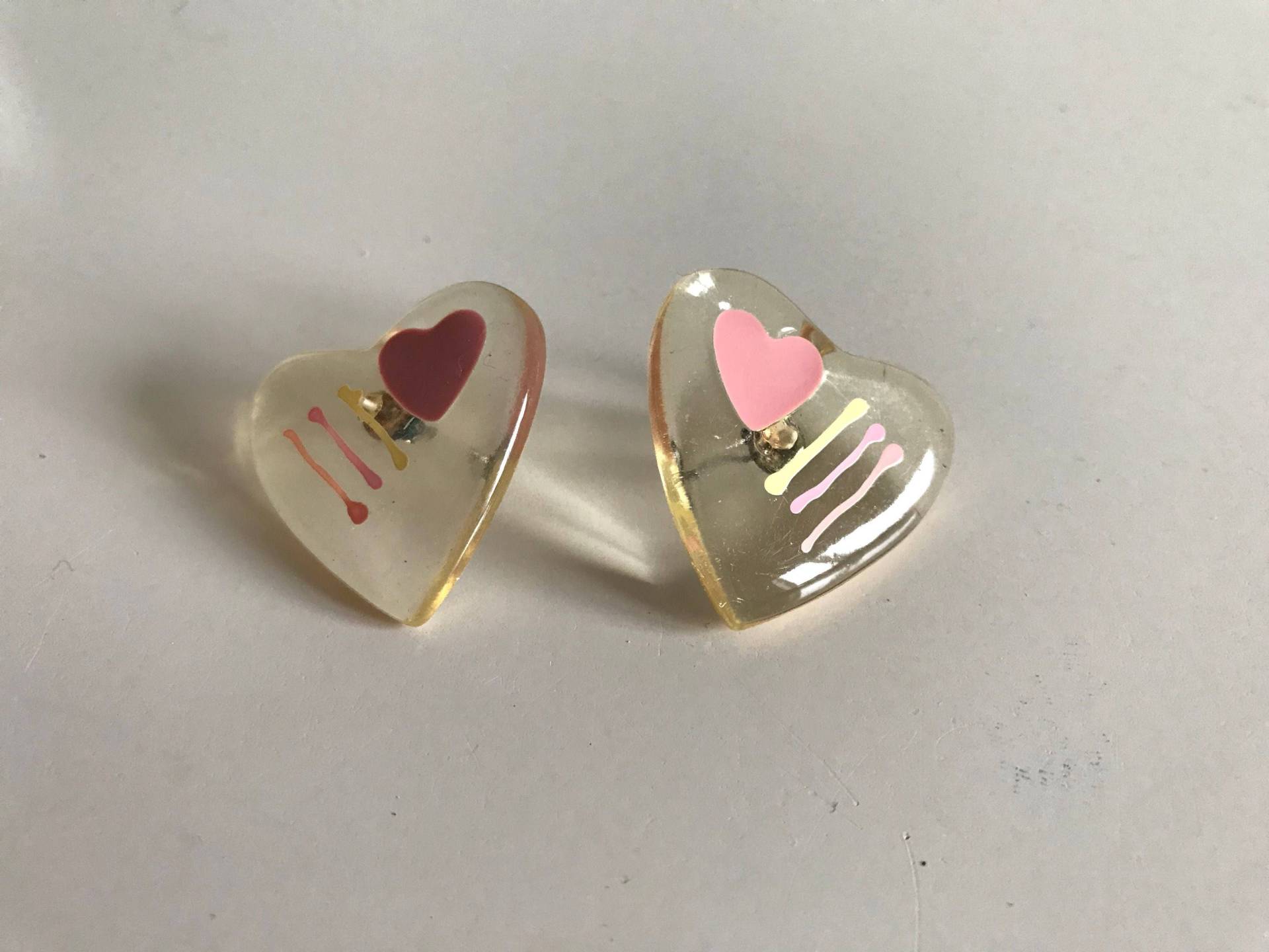 Funky Retro-Vintage-Ohrringe Im 80Er-Jahre-stil. Wunderschöne Herz-Vintage-statement-Ohrringe von SammiesVintage