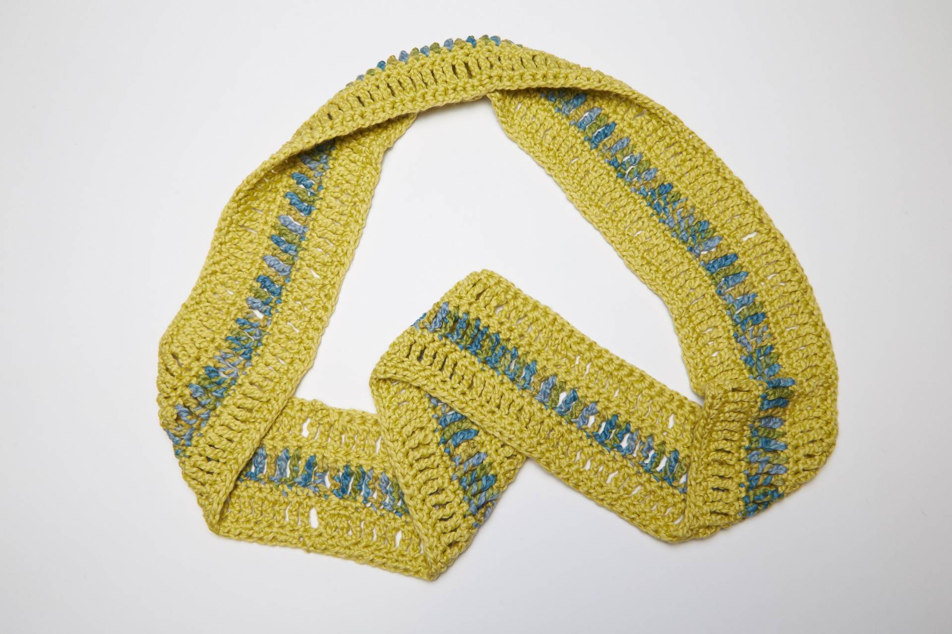 Gehäkelter Schal, Damen Häkelschal, Gestreifte Beanie, Infinity Geschenk Für Ihn, Winter Bio Schal von SamsCrochet