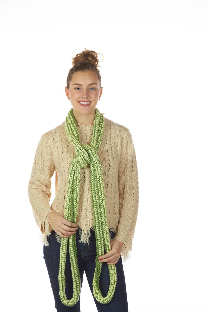 Gehäkelter Endlos-Schal Teeblattgrün & Maisgelb, 4, 5 cm Super Schal von SamsCrochet