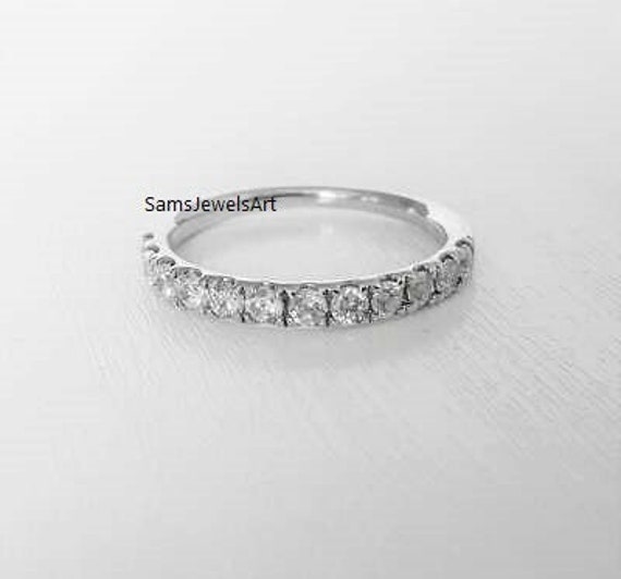 0.65Ct Rundschliff Moissanite Ehering/3mm Breites Halb Eternity Verlobungsband 14Kt Gold Passendes Frauen Band Simuliertes Diamant von SamsJewelsArt