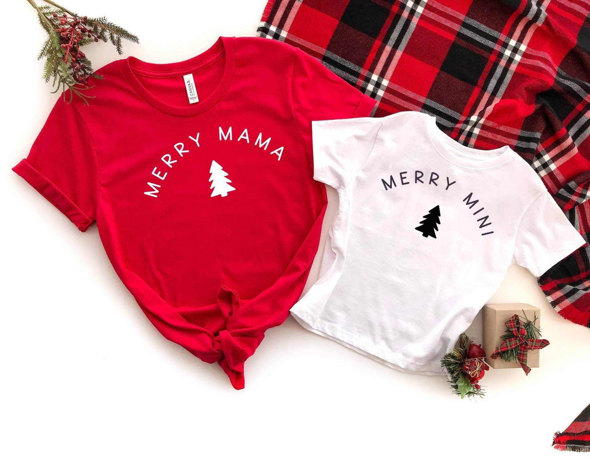 Frohe Weihnachten Mama Shirt, Frohe Mini Mama, Claus, Und Ich Matching, Familiengeschenk, Leben von SamsThreadsCo