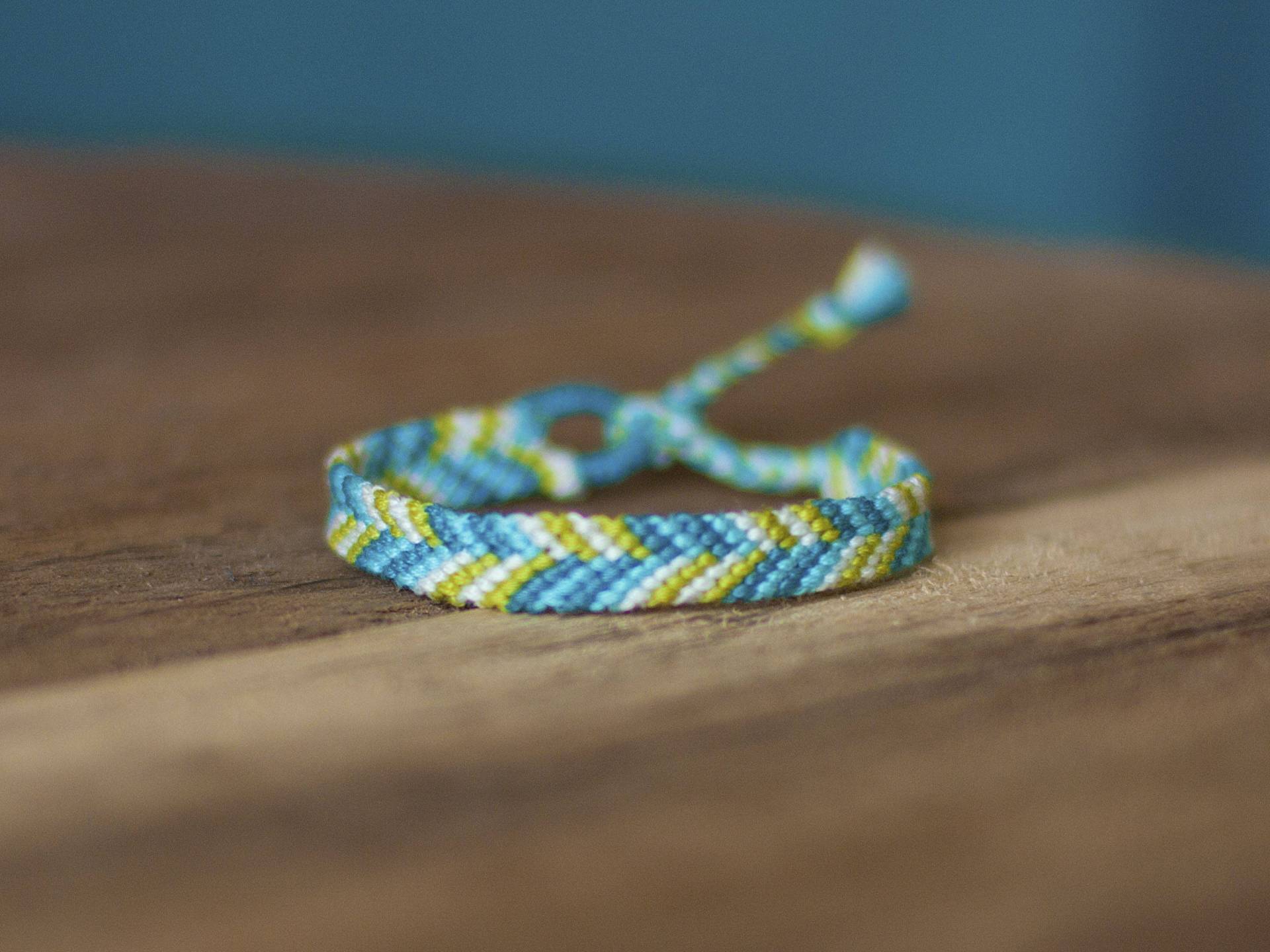 Chevron, Freundschaftsarmband, Moderne Hippie Boho, Handgewebt, Geschenk Für Sie, Buntes Makrameearmband Chevron, Freundschaftsarmband, Moderne Hippie Boho, Handgewebt, Geschenk Für Sie, Buntes Makrameearmband von SamsaraShopNL