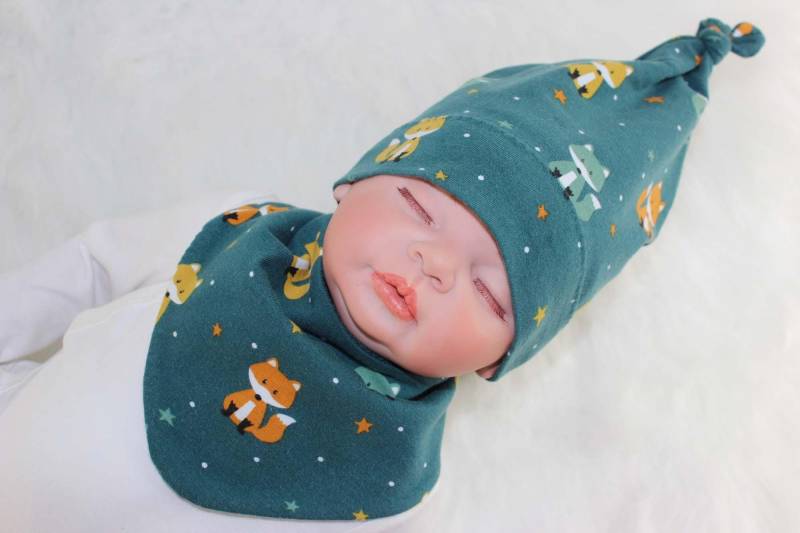 Mütze Halstuch Baby Kind, Petrol Mit Füchsen, Knotenmütze, Dreieckstuch, Jersey, Waffelstoff von SamsitaDesign