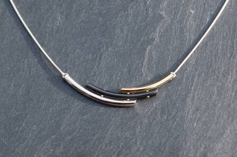 Halskette Aus Gold, Silber Und Schwarzem Zirkonium Halskette Aus Gold, Silber Und Schwarzem Zirkonium von SanJewelryDesignArt