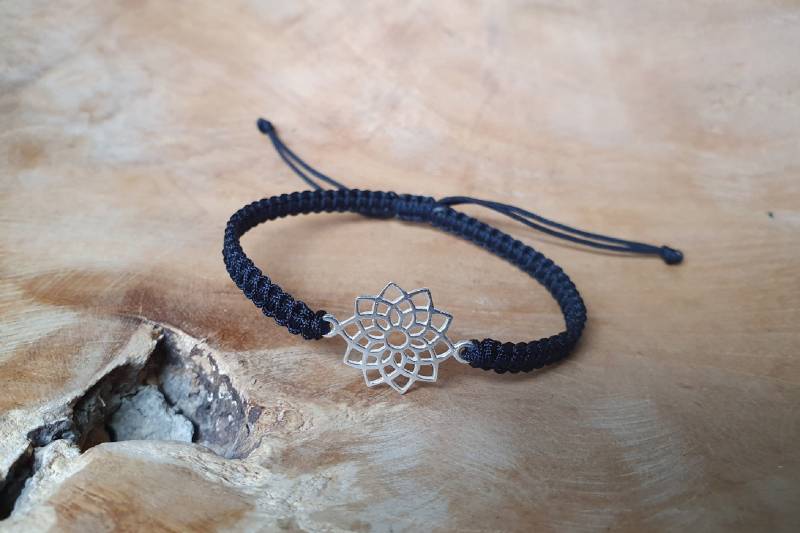 925 Makramee Armband Mit Kronenchakra - Sterling Silber Mandala Boho Freundschaftsarmband Yoga Junggesellinnenabschied Hochzeit von SanMikaDesign