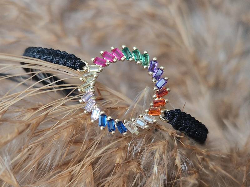 Buntes Zirkonia Makramee Armband | Mandala Regenbogen Boho Freundschafsarmband Geschenk Für Sie Farbenfroh Elegant von SanMikaDesign
