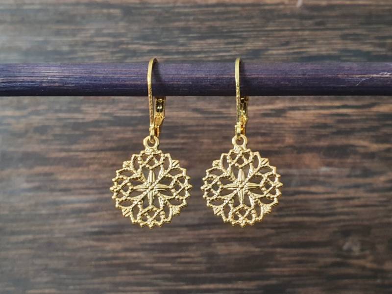 Filigrane Goldene Ohrhänger Mit Mandala Ornament - Ohrschmuck Ohrringe Boho Style Behemian Schmuck Brautschmuck Yoga von SanMikaDesign