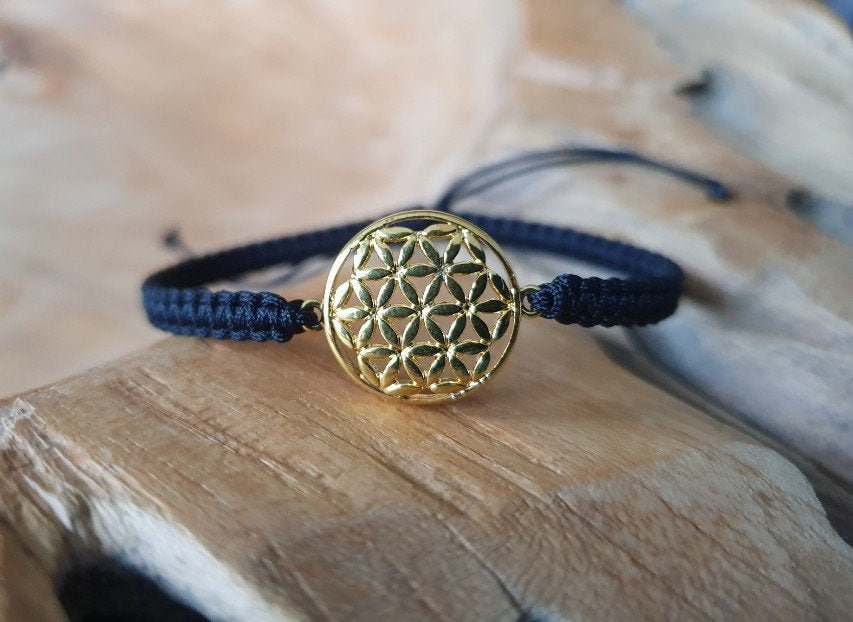 Makramee Armband Blume Des Lebens - Chakra Yoga Boho Freundschaftsarmband Junggesellinnenabschied Hochzeit Mandala von SanMikaDesign