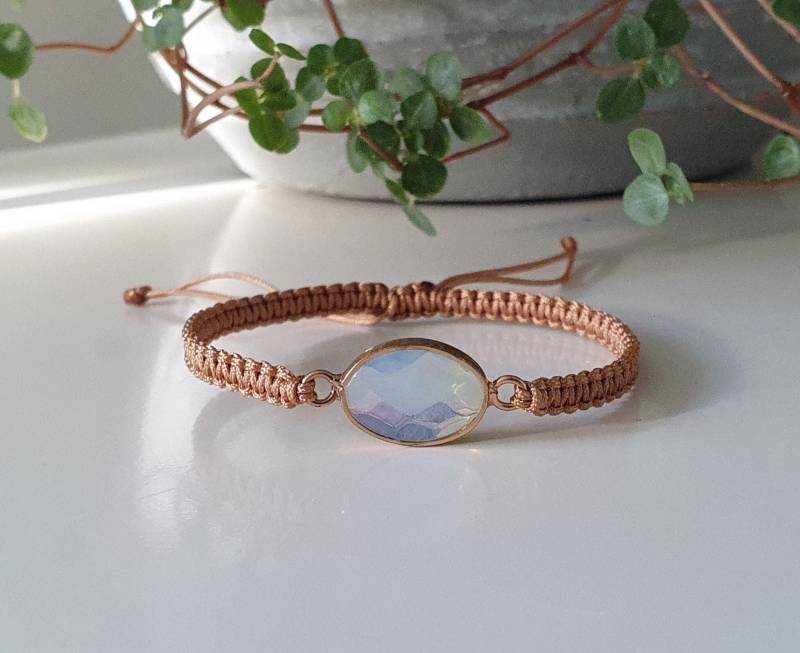 Opal Makramee Armband - Schmuck Edelsteinarmband Boho Freundschaftsarmband Bohemian Chic Gemstones Edelstein von SanMikaDesign