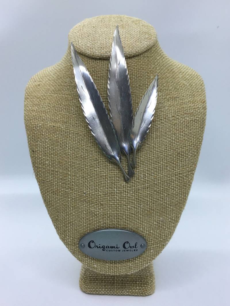 Vintage 3-Blatt-sterling-Brosche Vintage 3-Blatt-sterling-Brosche von SanNicosAntiques