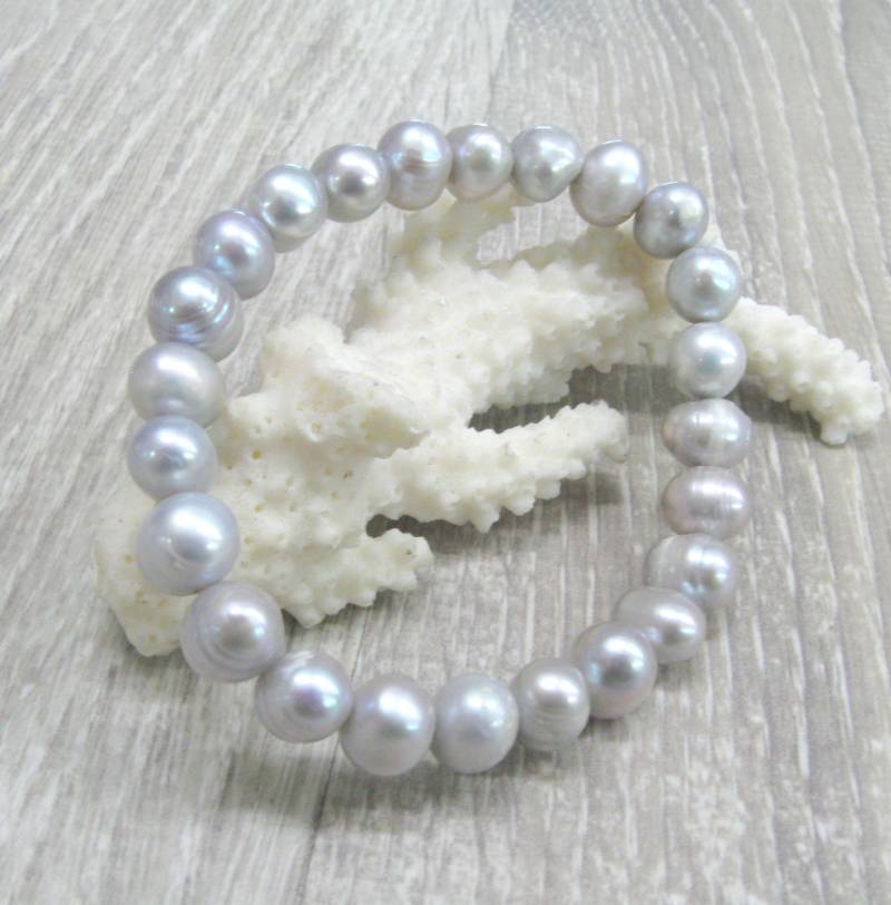 Grau Süßwasserperle Stretch Armbänder 7 Zoll Natürliche Perle Schmuck Sommer Stapel Strand Hochzeit Geschenk Für Brautjungfern von SanaGem