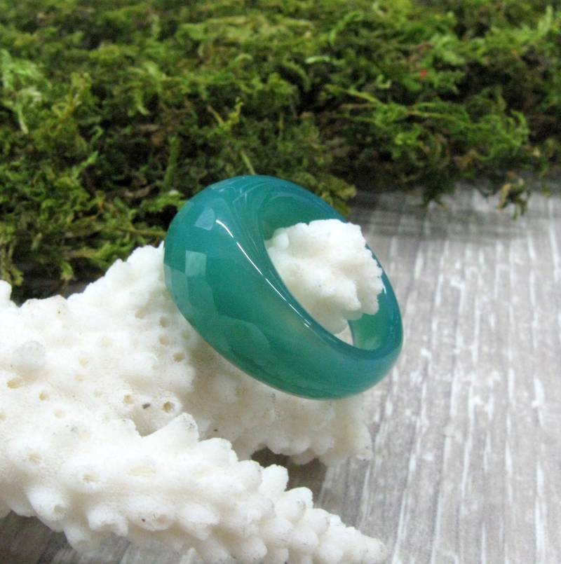 Grüner Achat Geschnitzt Edelstein Ringe Für Frauen Größe 5 6 7 8 9 Facettiert Top Ring Naturstein Hypoallergen Boho Schmuck Saint Patrick Es von SanaGem