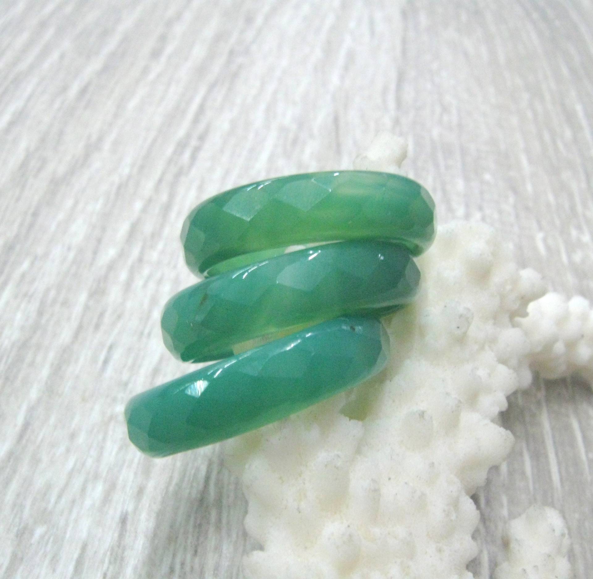 Naturstein Ring Grüner Achat Massiv Edelstein Facettiert Band Geschnitzt Stein Größe 4 5 6 7 8 9 Grüne Achat Band Artisan Boho Stapelring von SanaGem