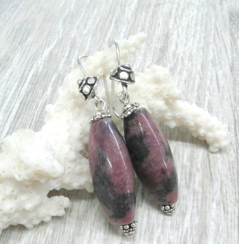 Rosa Grau Rhodonit Ebaum Ohrringe Halbedelstein Natürliche Mineral Schmuck Rosa Und Silber Oval Eangle in Sterling Rosa Grau Rhodonit Ebaum Ohrringe Halbedelstein Natürliche Mineral Schmuck Rosa Und Silber Oval Eangle in Sterling von SanaGem