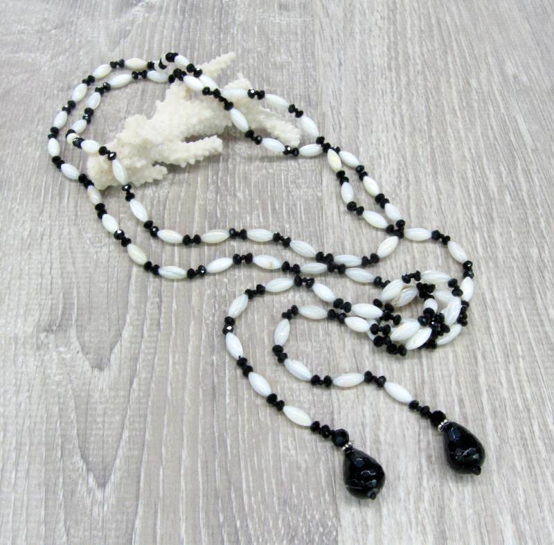 Schwarz Und Weiß High Fashion Halskette Krawatte Lariat Seil Langen Strang 58" Mutter Der Perle Schwarz Onyx Multi Weg Wrap Statement-Schmuck Schwarz Und Weiß High Fashion Halskette Krawatte Lariat Seil Langen Strang 58" Mutter Der Perle Schwarz Onyx Multi Weg Wrap Statement-Schmuck von SanaGem