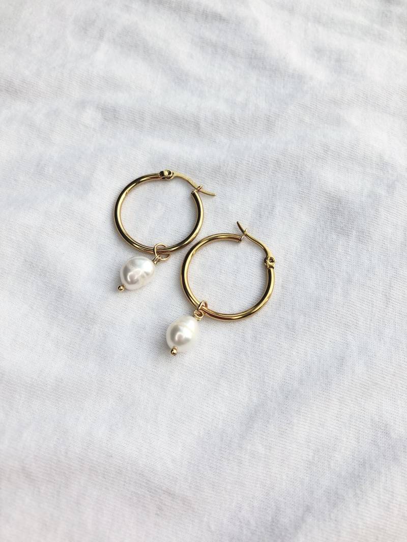 Perlen Creolen, Perlenohrringe, Goldene Perlenohrringe von SanchesStore