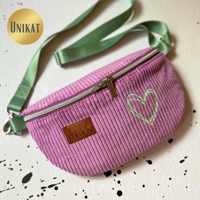 Unikat Bauchtasche Gürteltasche Hipbag Crossbag Crossbody Umhängetasche Aus Cordstoff in Lila von SandaiDesign