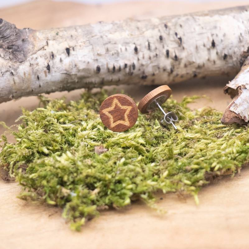 Niedliche Holz Ohrstecker Mit Stern - Rund von SandavDesigns