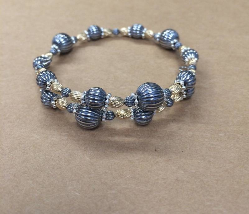 sterling Silber Perlen Memory Wire Armband von SandersCraftsShop