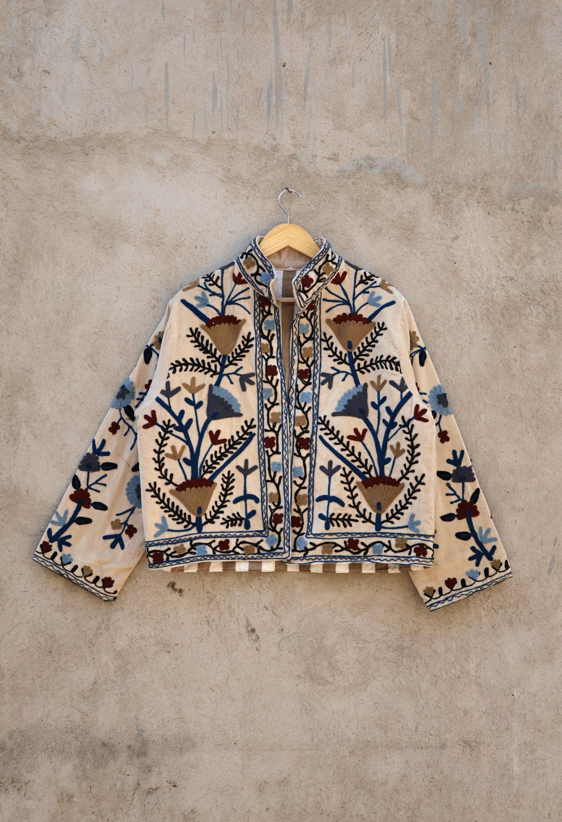 Suzani Stickerei Baumwollsamtjacke, Kimonojacke Handgefertigte Weiche Tnt Stoffjacke, Damenbekleidung Mantel Boho Jacke Frühlingsgeschenk Für Sie von SandraBoutiqueIN